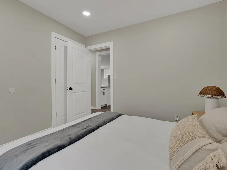 18 Montrose Dr — Photo 18