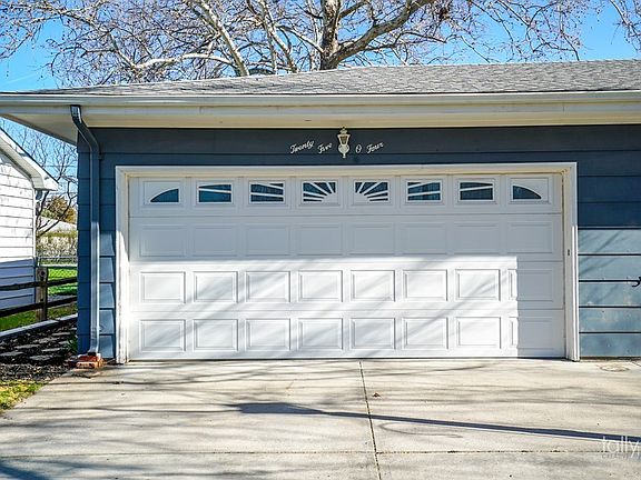 4th image of 2504 Lamar Ave