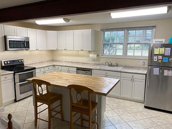 Large kitchen with lots of storage