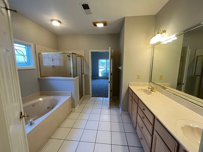 8570 Meadow Green Dr — Photo 11