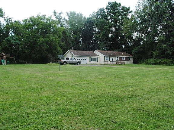 3rd image of 444 Fyler Rd