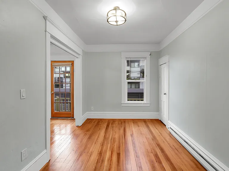 1522 Taylor Ave N #C — Photo 5