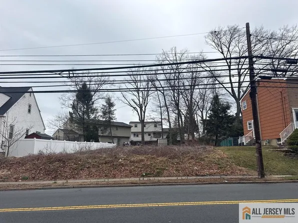 3387 Washington Rd, Parlin, NJ 08859