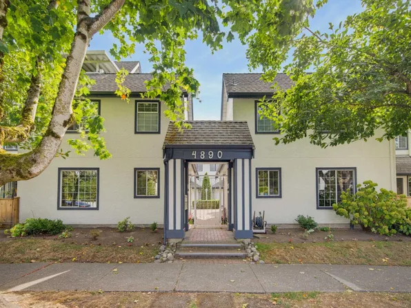 4890 48th Ave #4, Delta, BC V4K 1V3