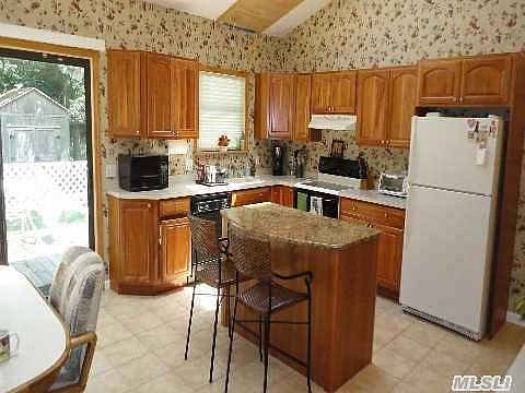 2nd image of 52 Trout Brook Ln