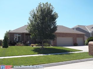 2451 Emily Ln, Lincoln, NE 68512