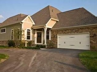 9310 Brolio Villa Dr, Dublin, OH 43016