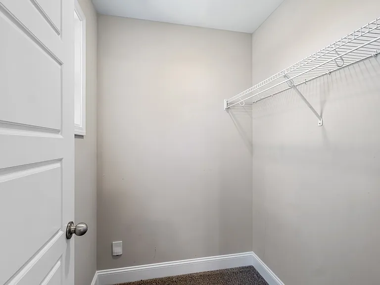 2433 Bucklin Dr — Photo 22