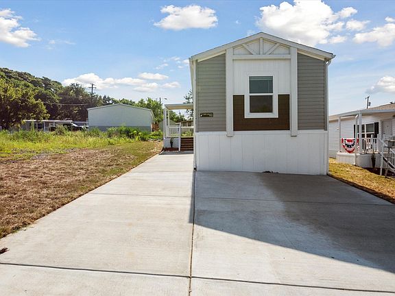Exterior Image-3-Clayton JW82 Holiday Village