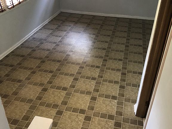 4th image of 3320 Woodworth Pl