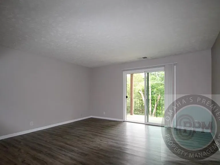 Benson Garden Apartments — Photo 31