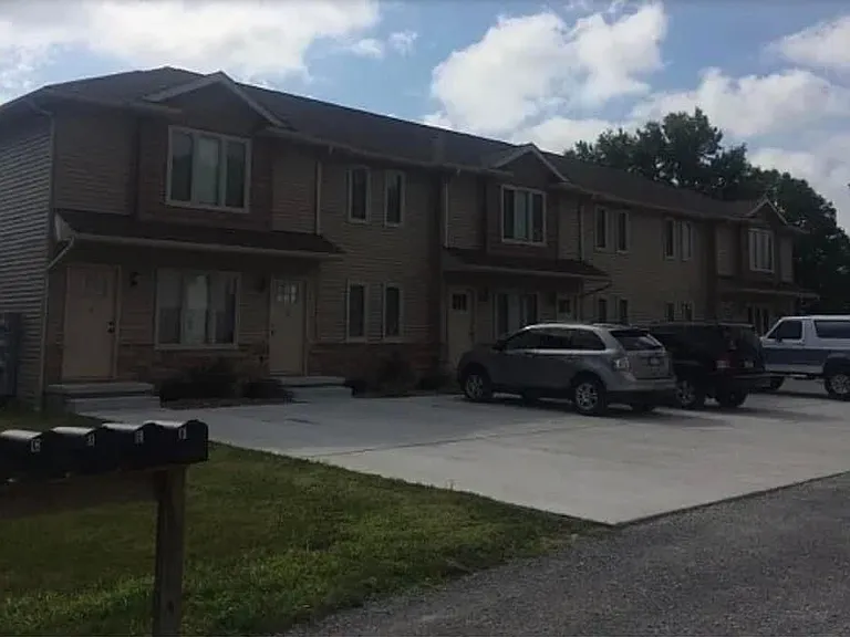 3100 Magnolia Ln #E — Photo 1