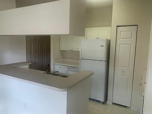 5th image of 2116 Arbor Lakes Cir