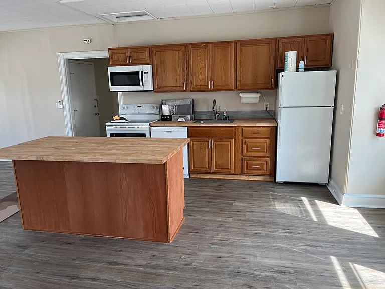 1117 N Franklin St — Photo 7
