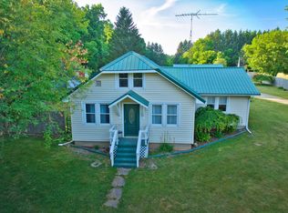 3680 E Bacon Rd, Hillsdale, MI 49242