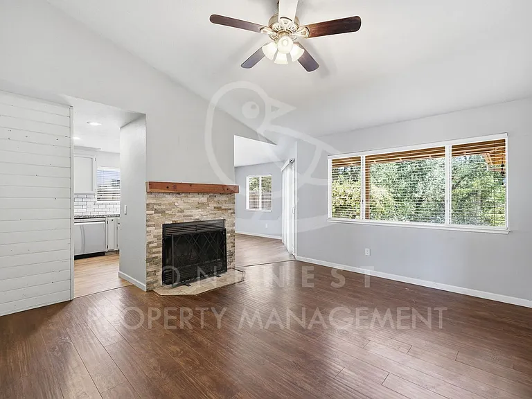 2545 Muirfield Dr — Photo 3
