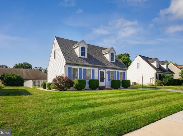 1943 Clinton Ave, Chambersburg, PA 17201