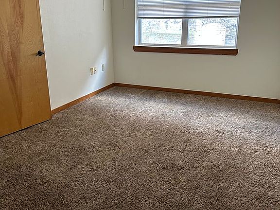 3rd image of 139 S Grand Ave APT 3