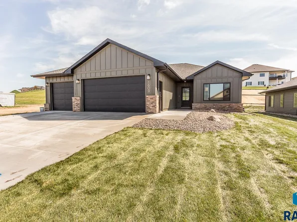 1609 W Burton Dr, Brandon, SD 57005