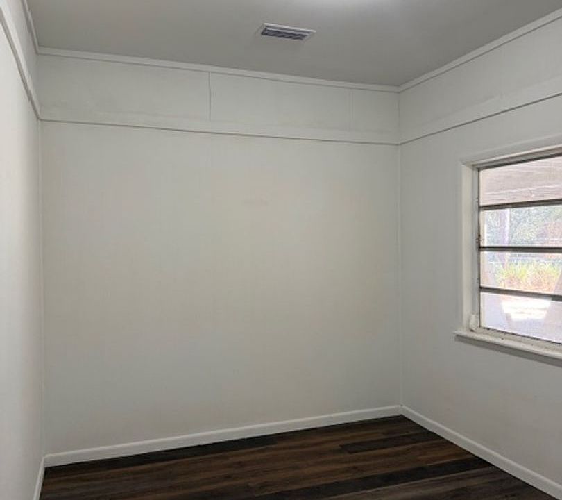 2nd image of 114 Ponce De Leon