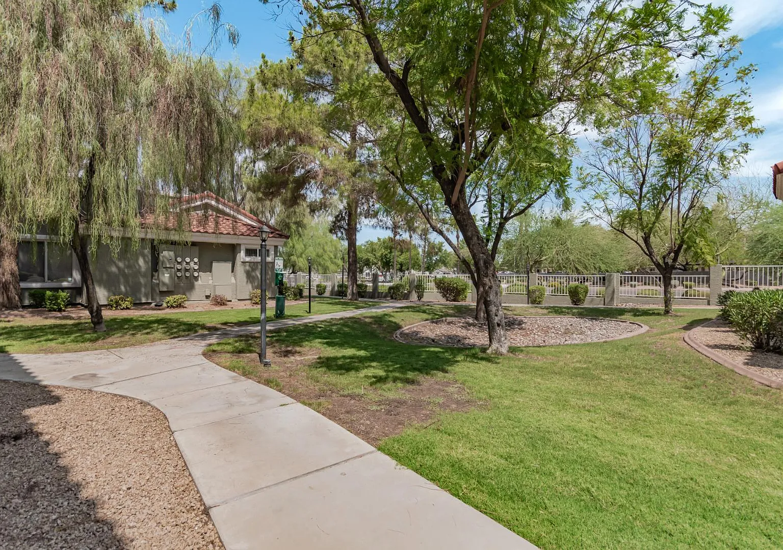 2929 W Yorkshire Dr - Yorkshire 1119 — Photo 1