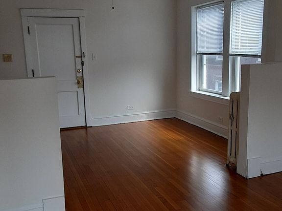 4th image of 4852 W Hutchinson St #8-B