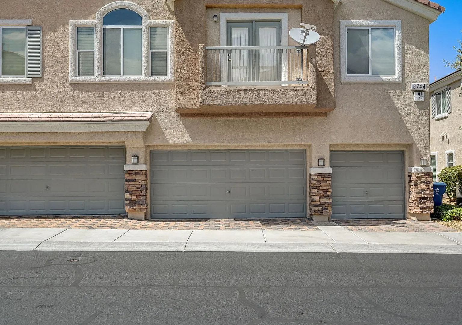 Great floorplan in a desirable location. — Photo 4