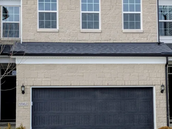 5562 E Spaniel Dr, Ann Arbor, MI 48108