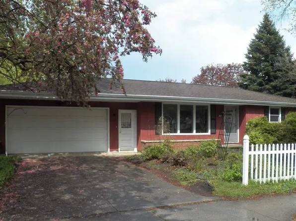 2071 Vine St, Green Bay, WI 54302