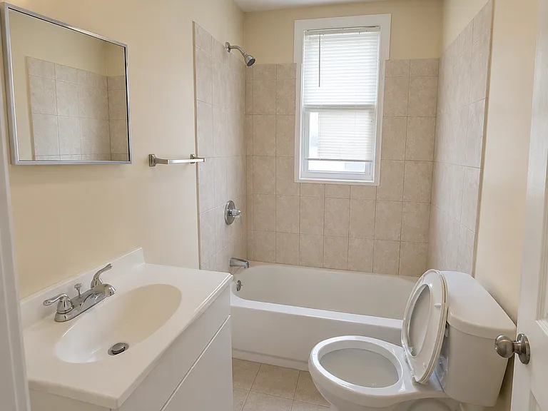 373 Blatchley Ave #3A — Photo 4