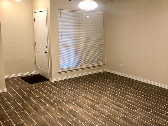 2nd image of 6324 Cinnamon Oaks Dr