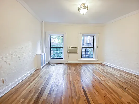 Rented by City Connections Realty | media 9