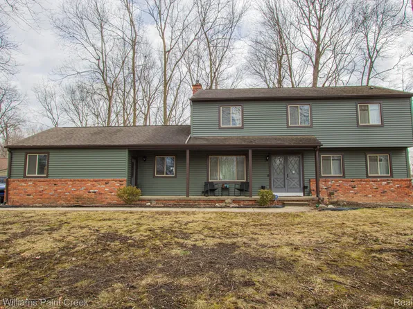 2851 Onagon Trl, Waterford, MI 48328