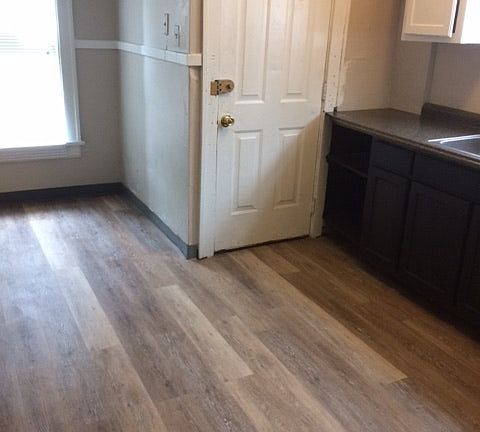 2nd image of 1561 Cordell Ave