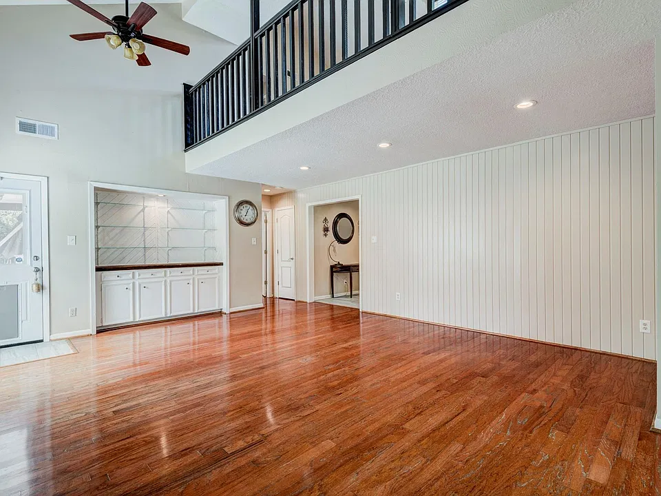 5503 Glenmere Ln
