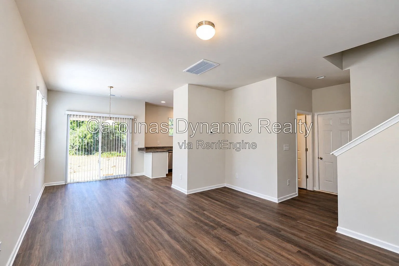 4 bed, 2.5 bath, 1738 sqft, $2,200 — Photo 4