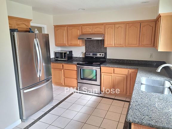 3rd image of 3319 Pinnacle Dr