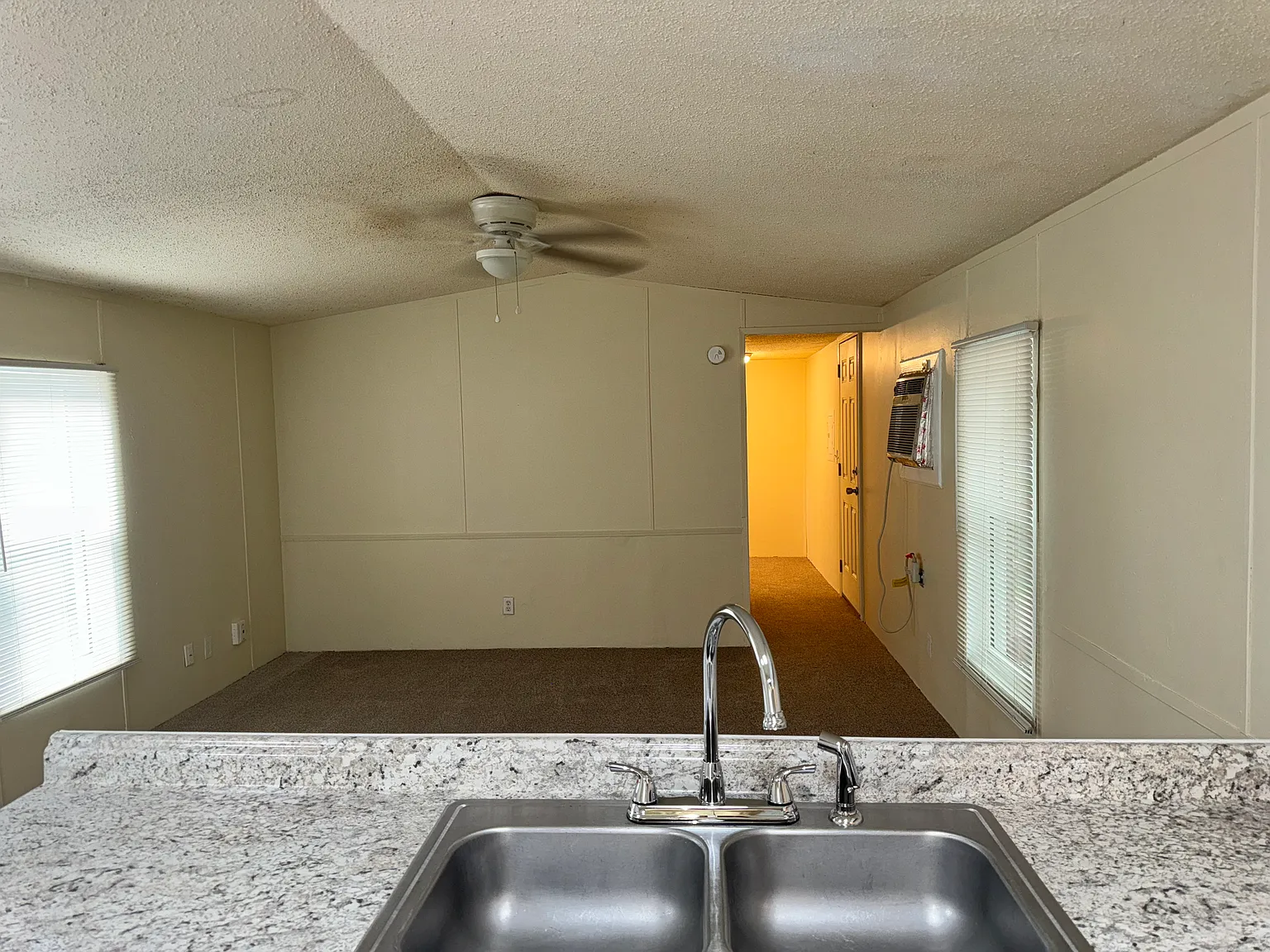 Lithia Manor (3666 Glenda St, Lithia Springs 30122) — Photo 4
