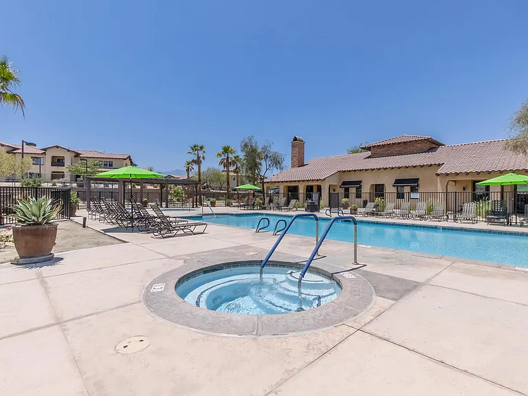 Vineyards at Palm Desert Apartment Homes — Photo 7