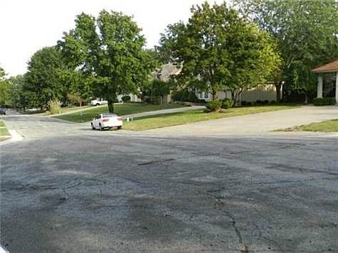 2nd image of 433 NW Cottonwood Dr
