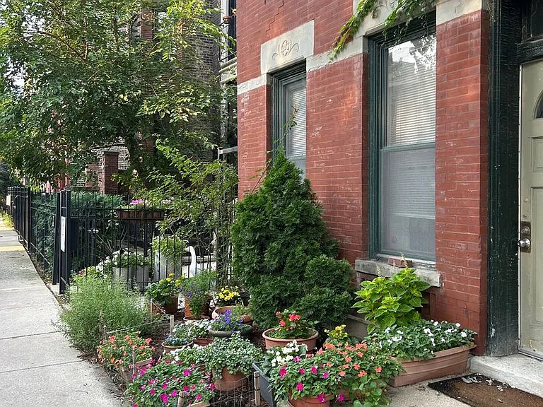 862 N Hermitage Ave #1R — Photo 1
