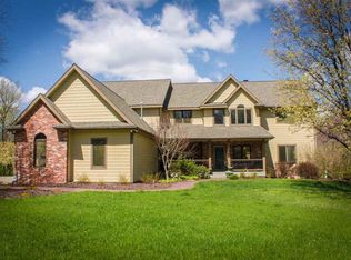 4620 NW Timber Ct, Topeka, KS 66618