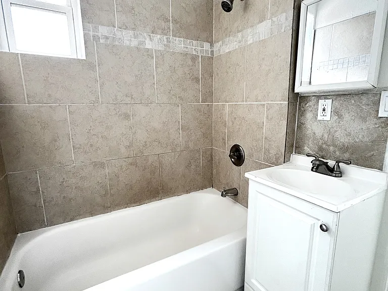 240 Main St #3A — Photo 9