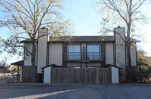 3008 Chaucer Dr Photo 1
