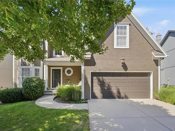 17744 W 159th Ter, Olathe, KS 66062
