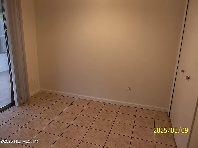 255 Leatherleaf Dr — Photo 8