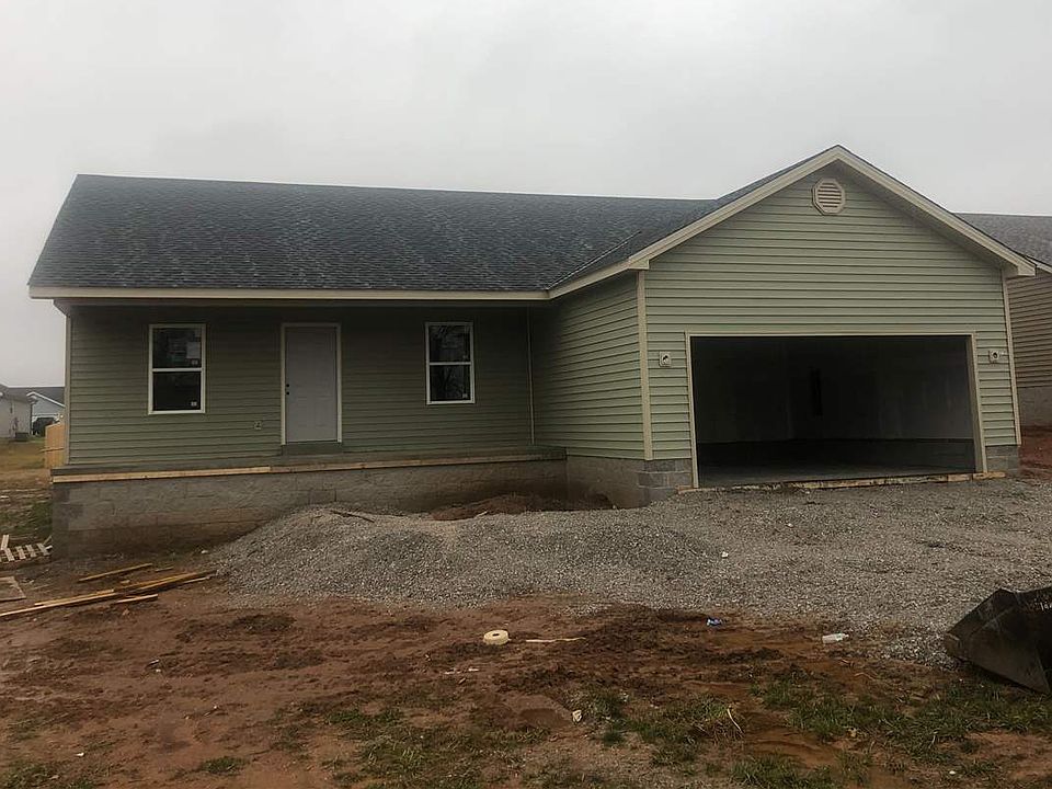 2nd image of 210 Victoria Way
