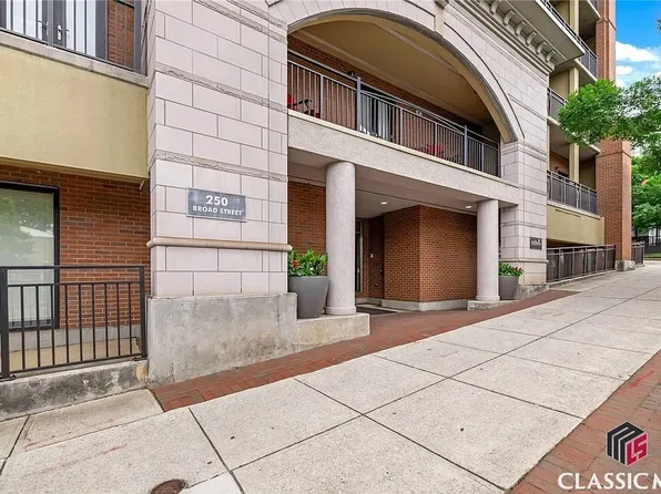 250 W Broad Street #601, Athens, GA 30601