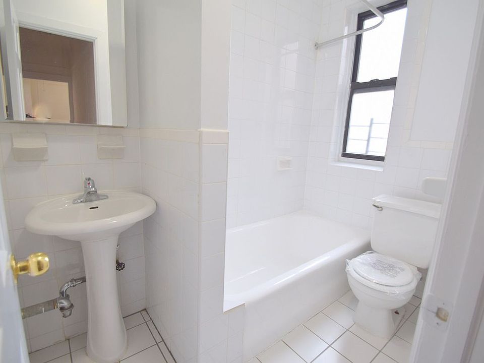 2nd image of 2121 Cedar Ave APT 3E