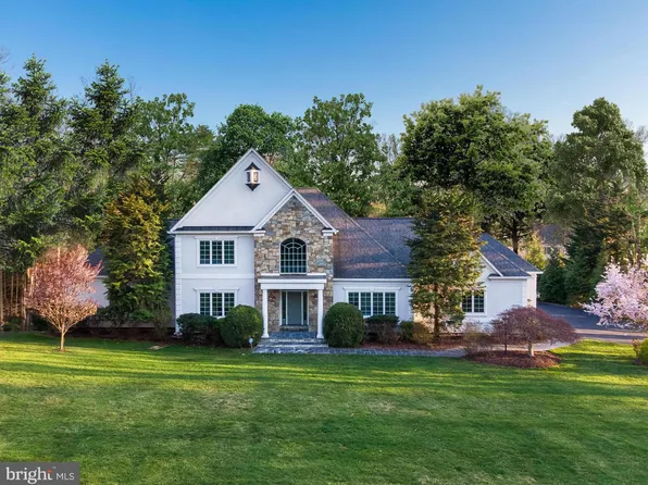 10595 Hannah Farm Rd, Oakton, VA 22124